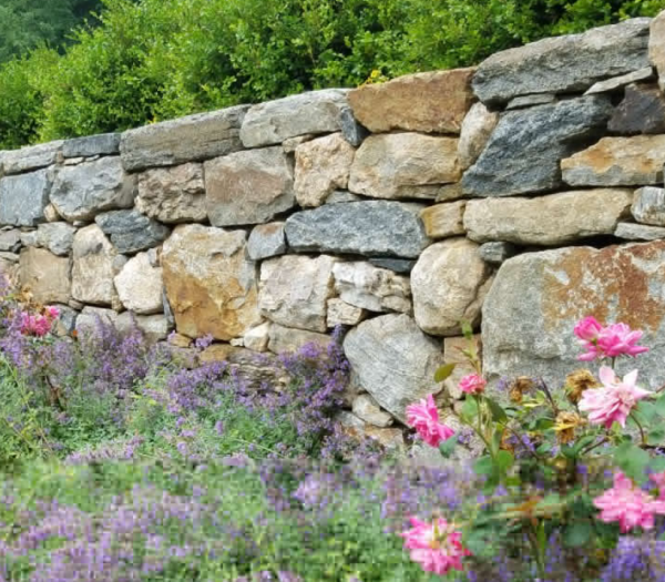 Batu Alam pada Dinding